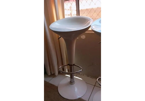 Bancos para balcão sala ou cozinha