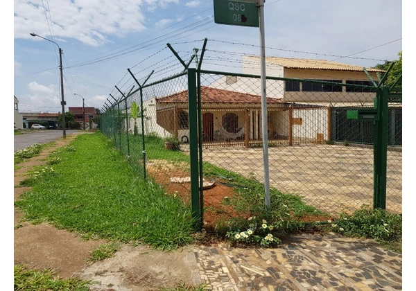Alambrado, canil, cercas, grades, estruturas metálicas, policarbonatos e Blindex .