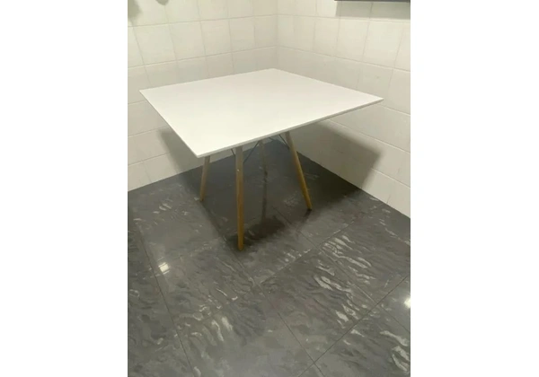 Mesa Quadrada 90x90 branca