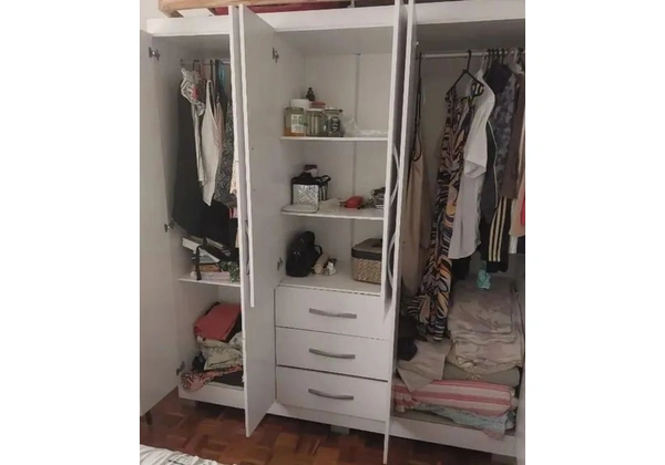 Guarda roupa entrego