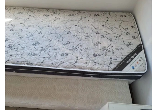 Vendo cama solteiro box com cama auxiliar