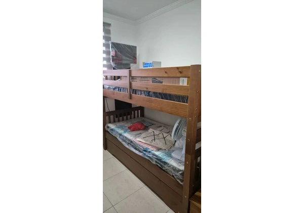 Triliche de madeira NOVO com colchão