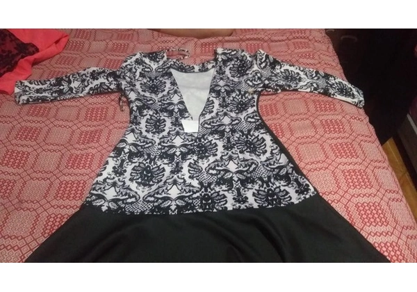 Vestido Curto tamanho P adulto