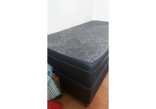 Cama Box Solteiro Molas Ensacadas Semi Nova