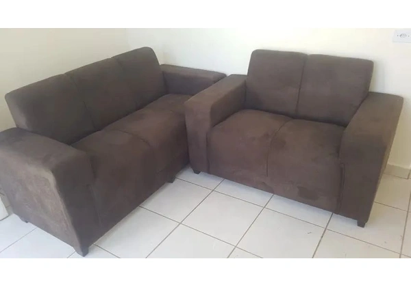 Sofa Ari simples 2 e 3 lugares promoção