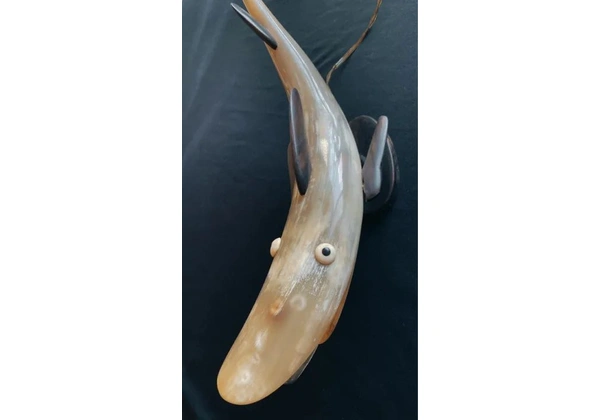 Luminária Vintage em Formato de Peixe - Chifre de Boi - Peça Rara e Decorativa
