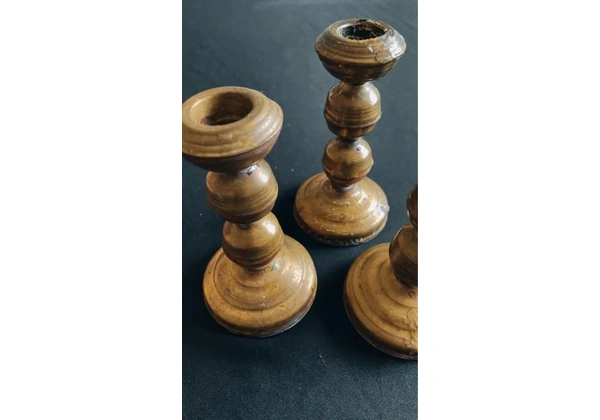 Castiçais de Bronze - Conjunto de 3 Peças - Elegância e Sofisticação