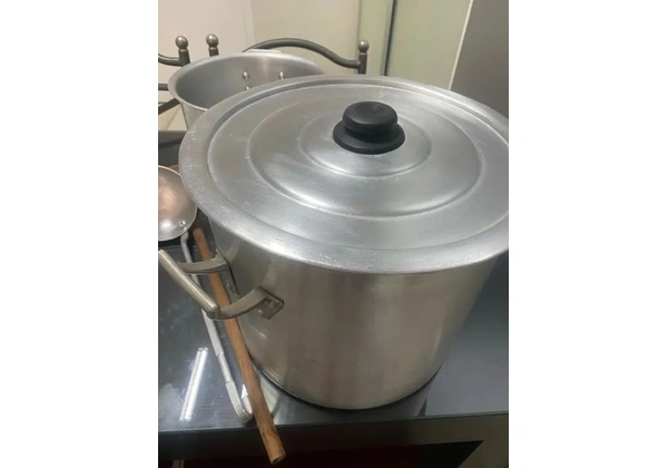 Lote de Utensílios de Cozinha - Caldeirões + Concha + Colher de Pau