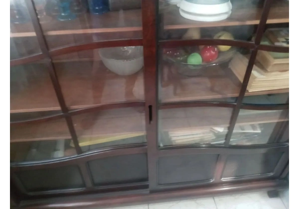 Cristaleira Exclusiva feita na década de 30- Vitrine de Jacarandá
