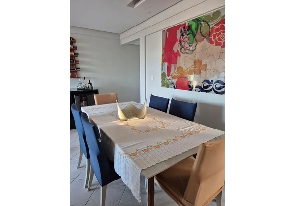 Mesa com 6 cadeiras (2, 00 X 1, 00)