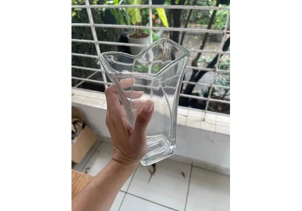Lindo Vaso Decorativo de Vidro 22, 5 x 11, 5cm