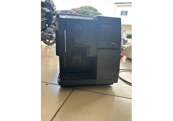 Máquina de café saeco royal