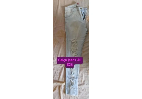 Vestido, blusa e calça jeans