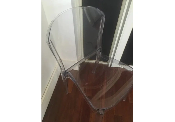 Cadeira Transparente - Design Moderno e Elegante