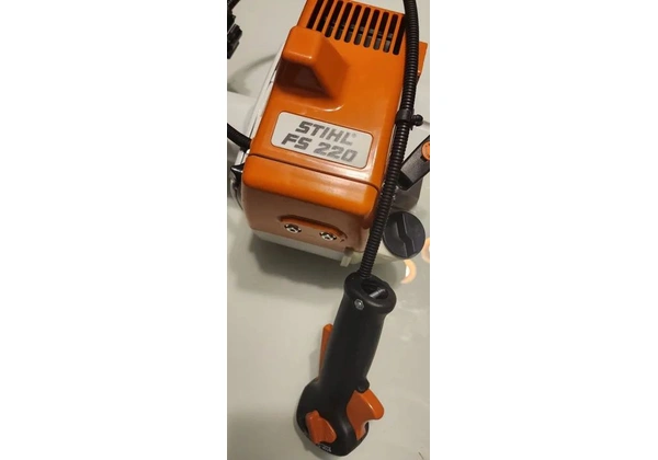 Roçadeira Stihl FS220 COMPLETA!