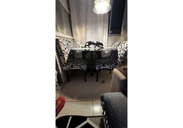 Mesa de jantar 4 caseias luxu