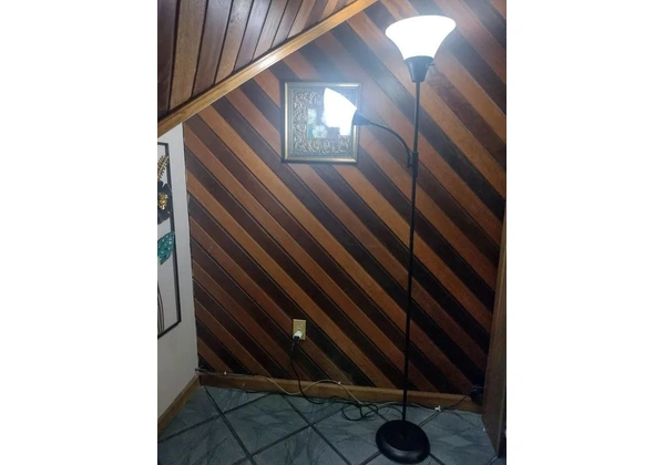 LUMINÁRIA DE CHÃO LACTOR