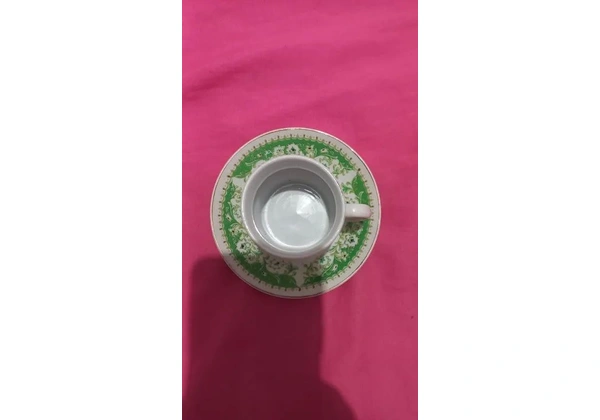 Jogo de porcelana com 5 xícaras, 5 pires (Made in China)