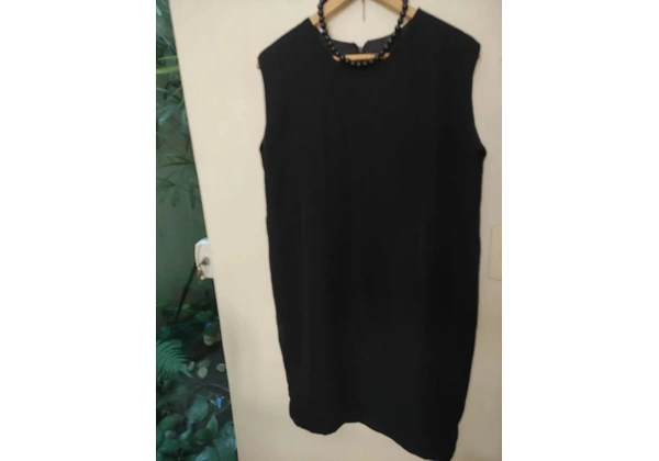 Vestido tubinho alfaiataria Tam 48 70, 00<br>Preto <br>Altura 1, 00cm<br>Busto 57cm