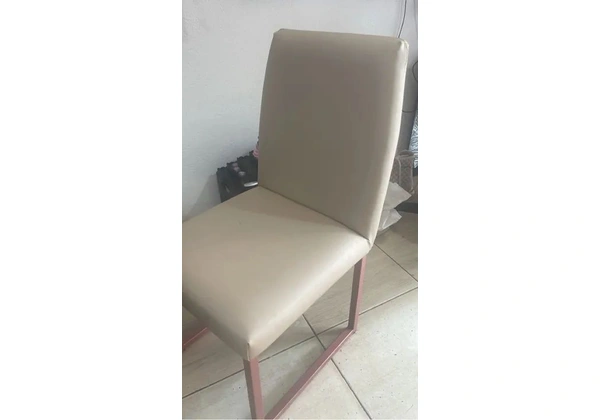 Vendo dois poltronas acolchoadas nentrega ) pagamento mediante compra