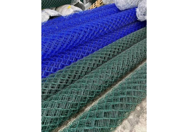 TELA ALAMBRADO REVESTIDA EM PVC / TELA TRANÇADA REVESTIDA EM PVC/ TELA ENCAPADA VERDE AZUL