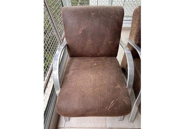 Cadeiras Poltronas decorativas marrom