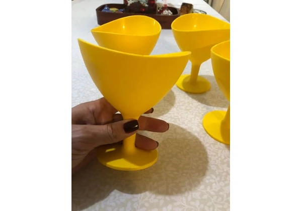 Taças plásticas para sobremesa