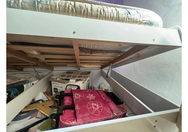 Cama de solteiro baú