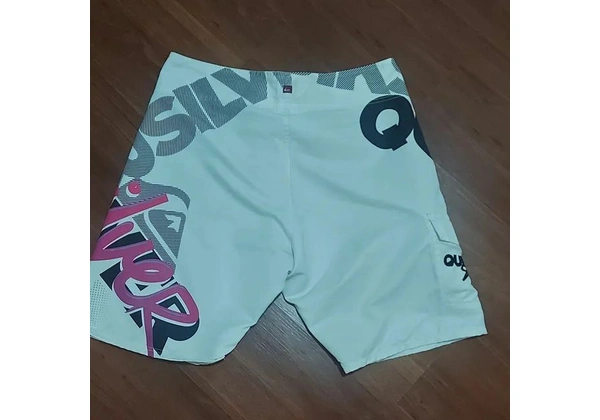 Bermuda quiksilver peça única raridade