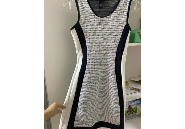 Vestido em bandagem