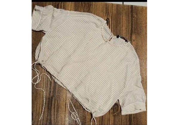 Blusinha Zara .