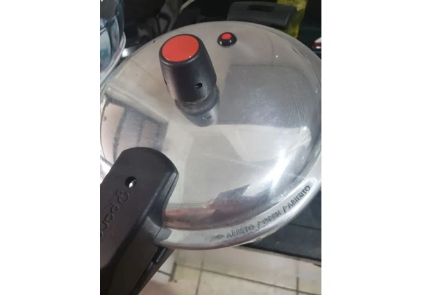 Panela de Pressão 4, 5l antiaderente Panelux