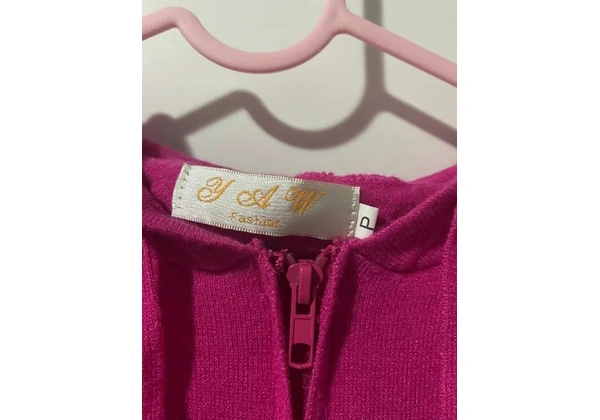 Blusa de lã com capuz rosa