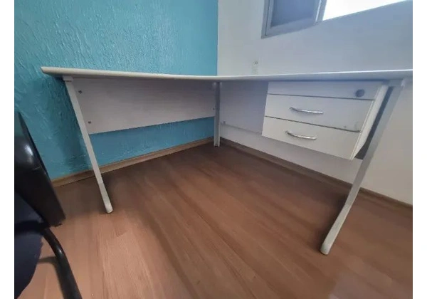 Mesa de escritório em L 1, 49 x 1, 49 -1