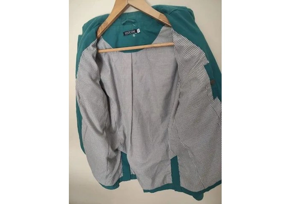 YOU.COM BLAZER sarja Tam P (44-46) 80, 00<br>Altura 65cm<br>Largura 55cm<br>Ombro 47cm<br><br>