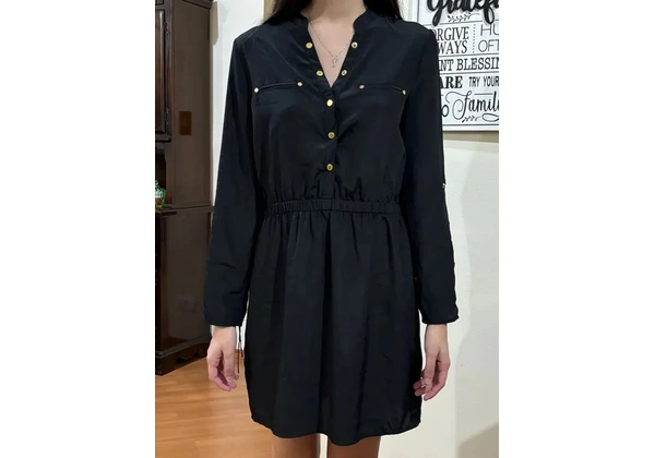 Vestido preto de meia manga