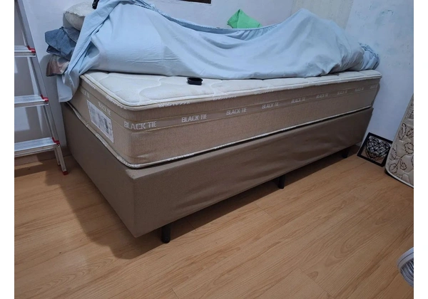 Vendo Base Box Cama Solteiro