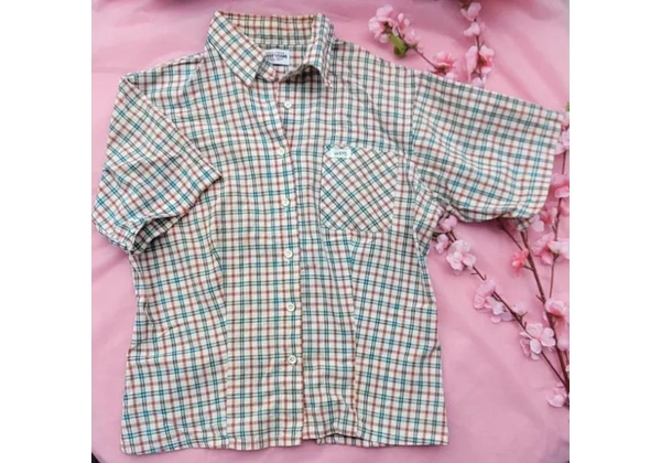 Blusa feminina quadriculada Guess