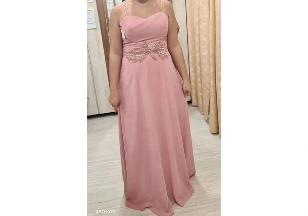 Vestido estilo festa