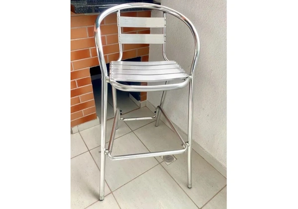 Kit 2 Banquetas Altas de Alumínio - Decore seu espaço externo com estilo!