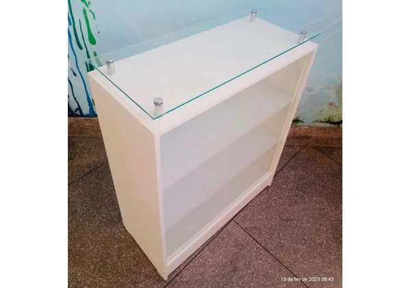 BALCÃO VITRINE COM TAMPO DE VIDRO