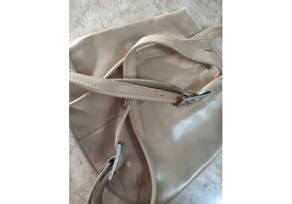Mochila de couro feminina bege