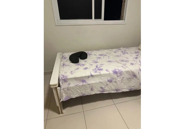 Cama de solteiro e colchão
