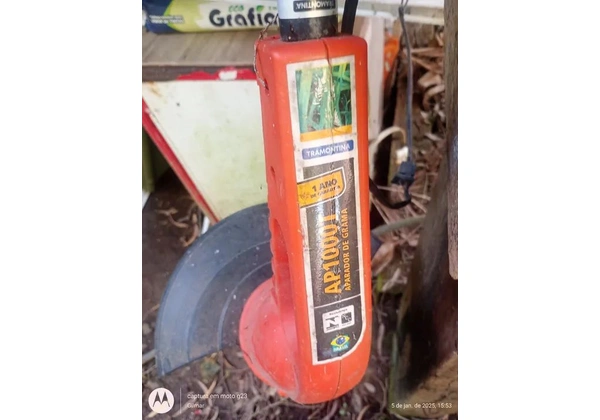 Máquina de cortar grama