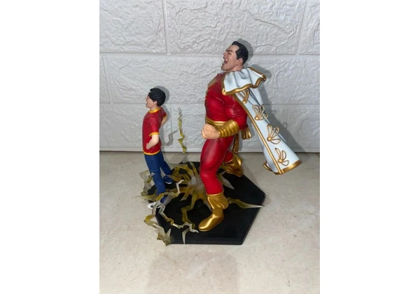 Shazam Capitão Marvel Iron Studios 1/10 Dc Comics estátua regular