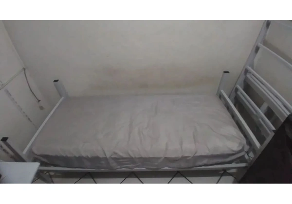 Cama de solteiro de aço - Refoçada