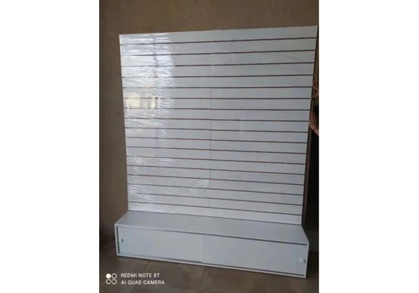 PAINEL CANALETADO COM BAÚ