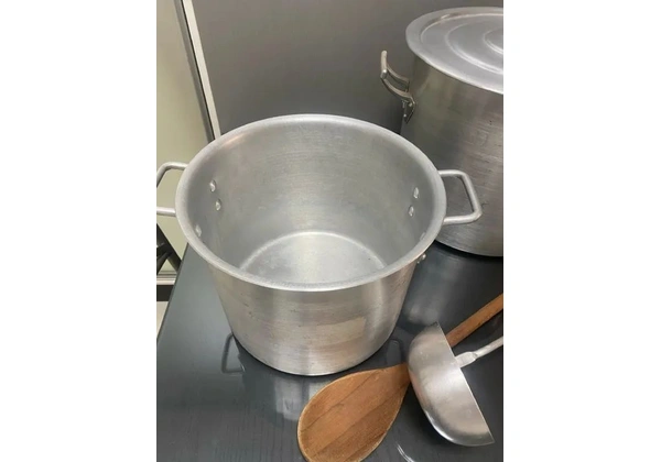 Lote de Utensílios de Cozinha - Caldeirões + Concha + Colher de Pau
