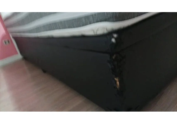 CAMA KING + CABECEIRA KORINO BRANCO COM PEROLAS