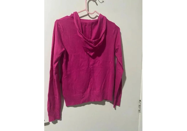 Blusa de lã com capuz rosa
